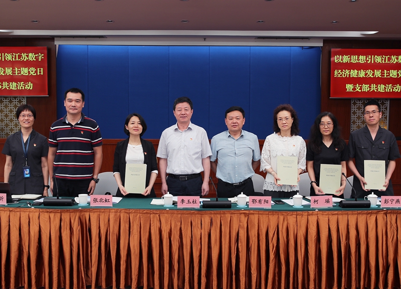 101654843536315089.jpg cbbece21af9951937631bacf46411b4.jpg