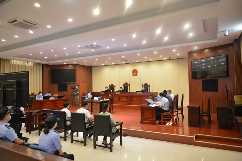 庭審現(xiàn)場.JPG