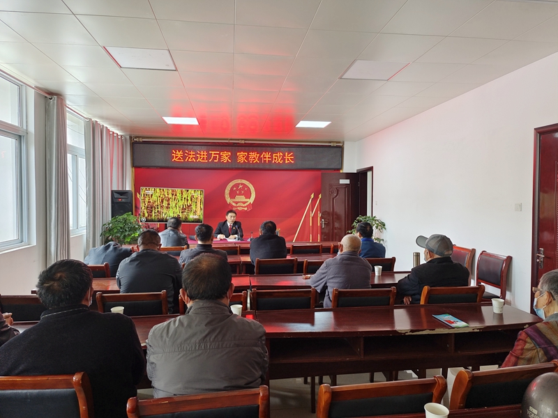 4、小營法庭“送法進(jìn)萬家 家教伴成長”主題法治宣講.jpg