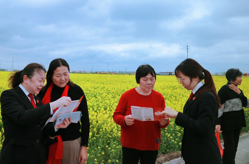 171713320138688281.jpg 1.為游客普法.jpg