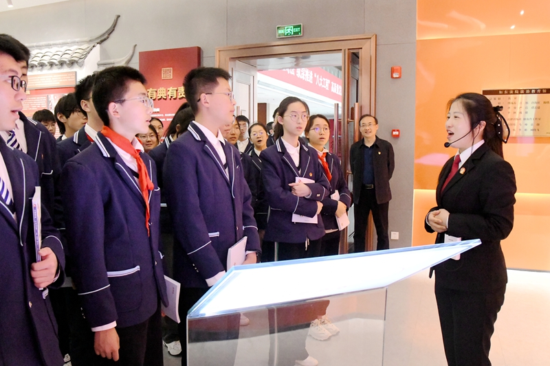 051733361454153475.jpg ⑦開展“國家憲法日”公眾開放日活動。.jpg