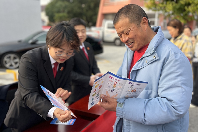 051733363236911225.jpg 2.jpg