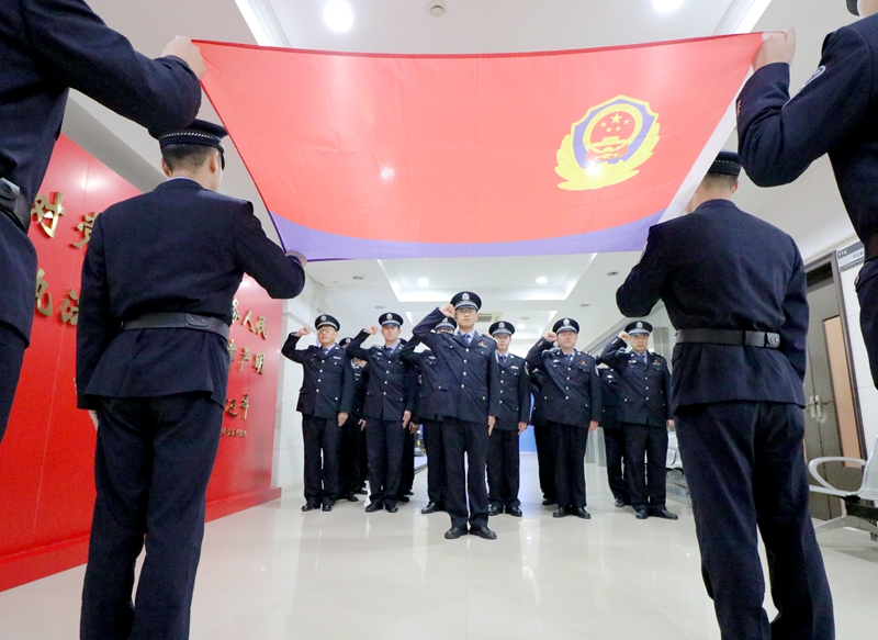 091736389188658923.jpg 常熟法院開展人民警察節宣誓活動.jpg