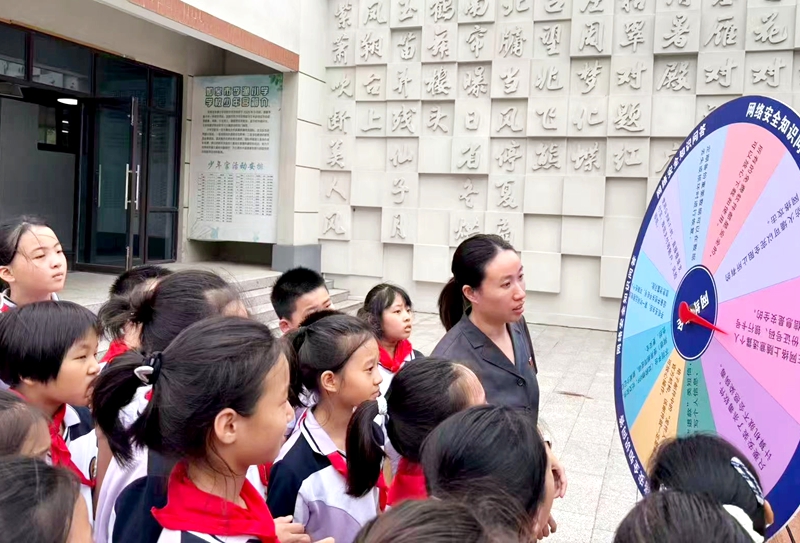 111760147010510189.jpg 普法進校園.jpg